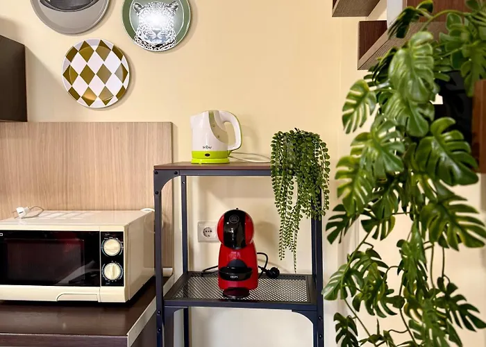 Gino's Place 2 Home2host Apartment