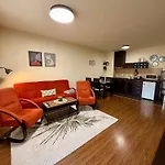 Daire Gino's Place 2 Home2host *