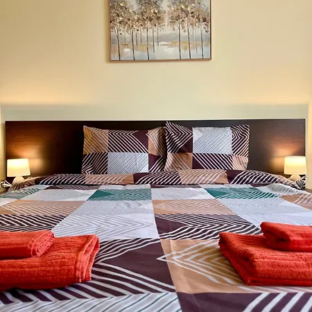 Lägenhet Gino's Place 2 Home2host