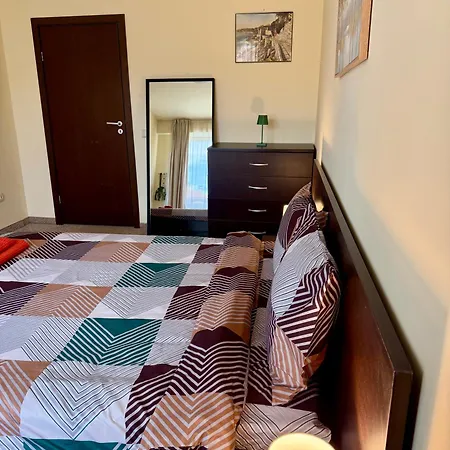 Gino's Place 2 Home2host Апартамент