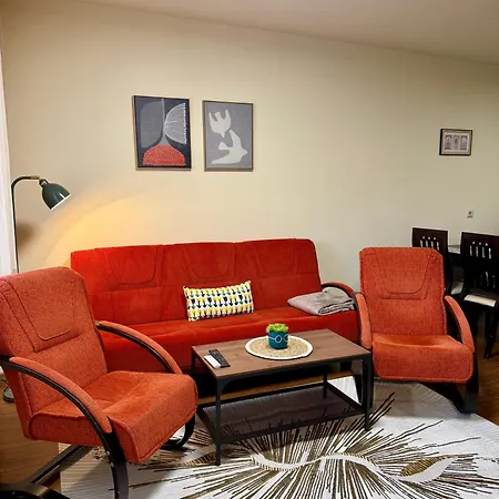 Апартамент Gino's Place 2 Home2host