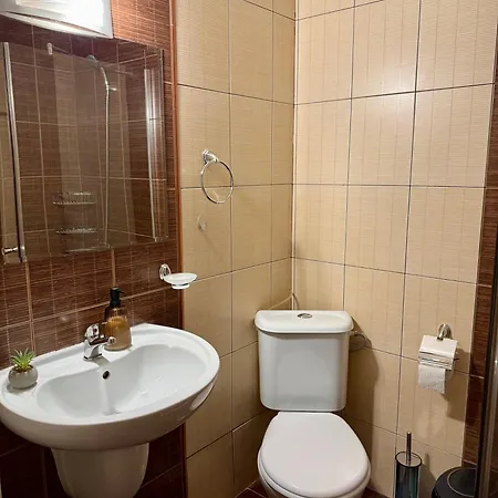 Gino's Place 2 Home2host Банско